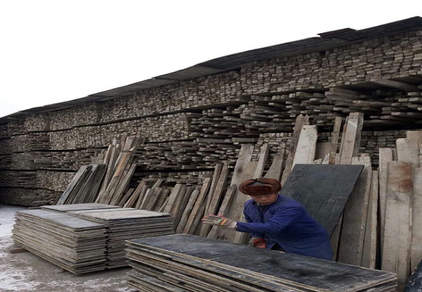 北京废方木多少钱一吨  天津回收方木价格-- 河北二手方木多层板回收厂家