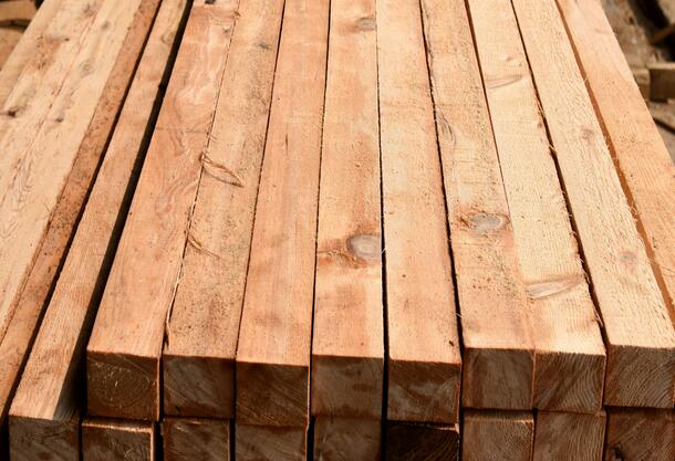 廊坊回收方木价格   石家庄旧木方多层板回收哪家好-- 河北二手方木多层板回收厂家